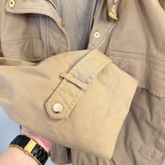 NWOT Abercrombie & Fitch Cropped Jacket with Gold Accents - Picture 3 of 5